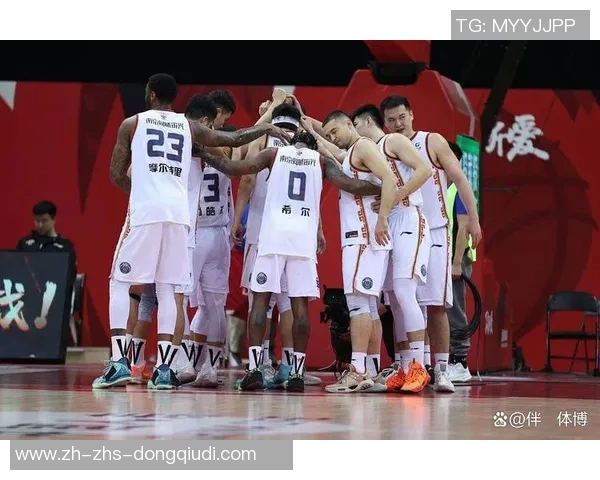 CBA季后赛激战广东队对决北京队谁能笑到最后